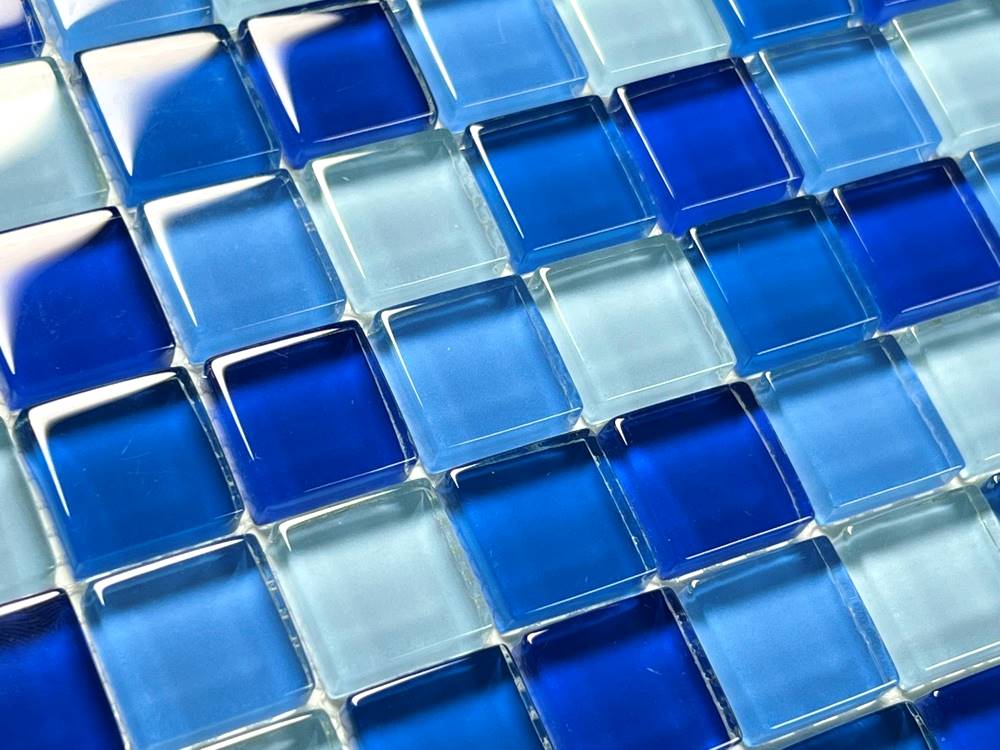 Glass Tiles for Kitchen Backsplash and Bathroom Walls