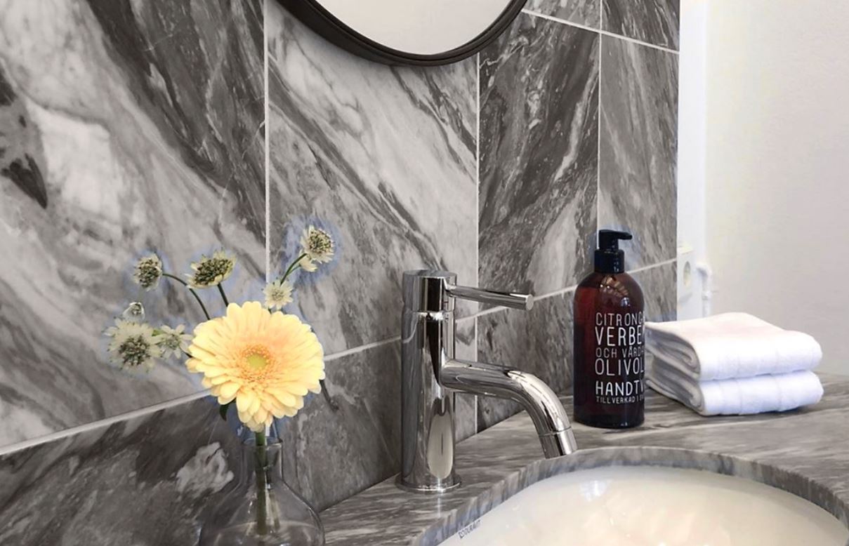 Tenedos 12x24 Polished Porcelain Tile - White With Grey Veining For Floor, Backsplash, Shower (Box Of 6)