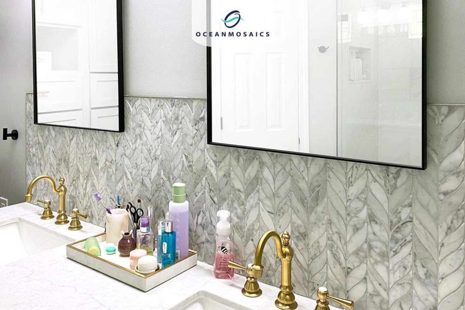 Calacatta Gold Italian Marble Leaf Shape Mosaic Tile Polished (Glossy)